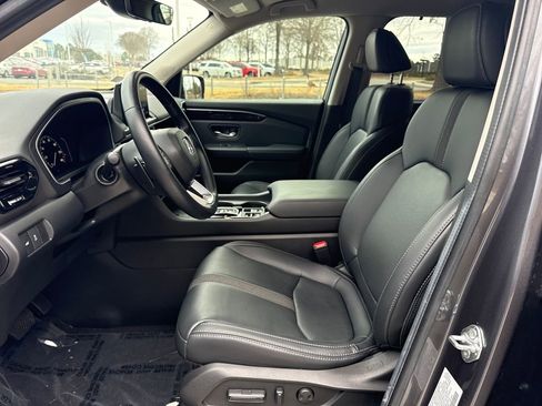 Certified 2025 Honda Pilot EX-L image 12