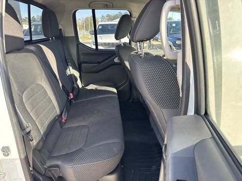 Used 2018 Nissan Frontier PRO-4X image 12