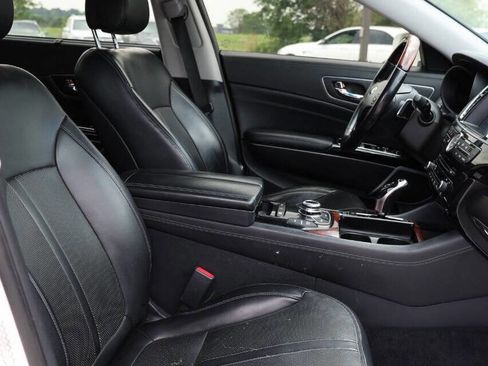 Used 2016 Kia K900 Luxury image 12