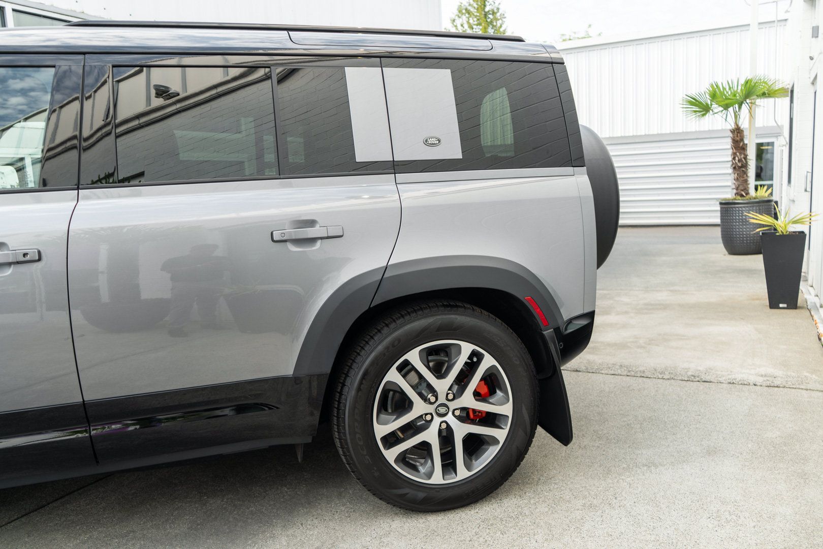 Used 2022 Land Rover Defender 110 X AWD/4WD image 5