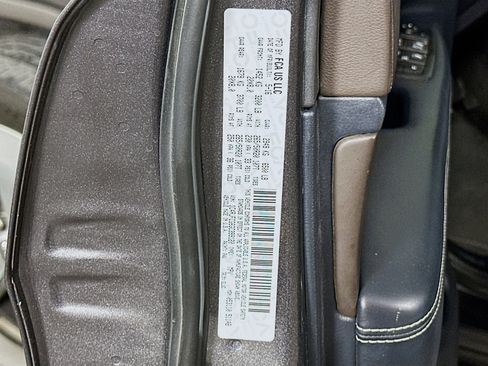 Used 2016 Jeep Grand Cherokee Overland image 12