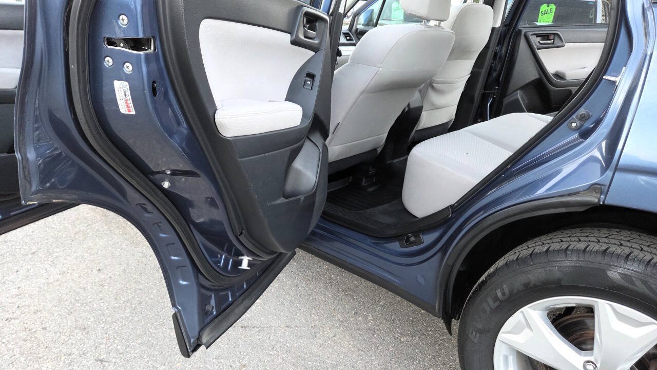 Used 2014 Subaru Forester 2.5i Premium w/ All-Weather Package AWD/4WD image 29