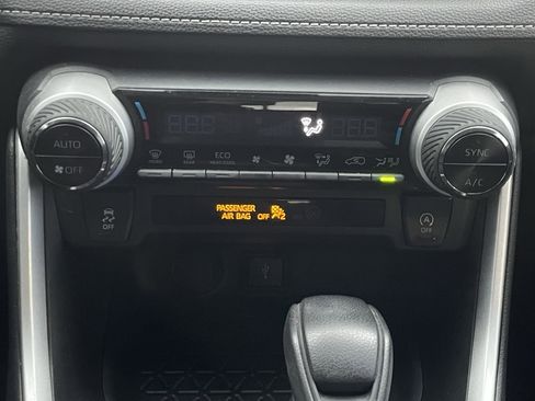 Used 2021 Toyota RAV4 XLE image 25