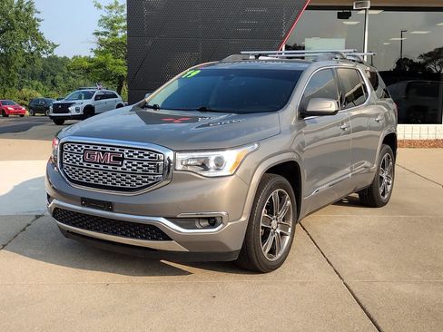 Used 2019 GMC Acadia Denali FWD image 1