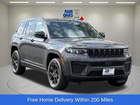 New 2026 Jeep Grand Cherokee Altitude AWD/4WD image 1