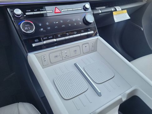 New 2025 Hyundai Santa Fe Calligraphy image 10