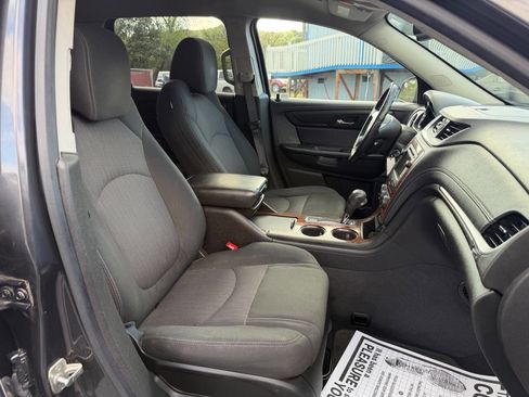 Used 2014 Chevrolet Traverse LT image 28