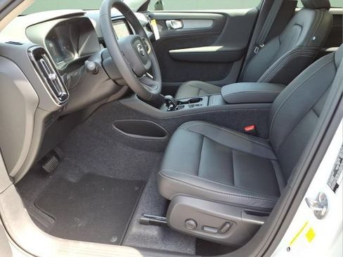New 2026 Volvo XC40 B5 Core AWD/4WD image 16