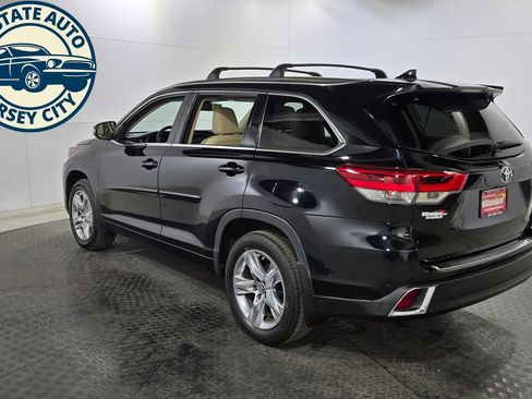 Used 2017 Toyota Highlander Limited w/ Protection Package #3 AWD/4WD image 5