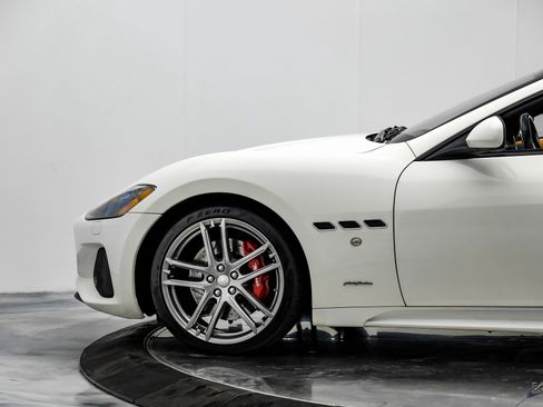 Used 2018 Maserati GranTurismo Sport image 9