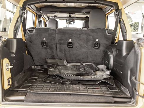 Used 2020 Jeep Wrangler Unlimited Rubicon w/ Dual Top Group image 16