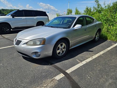 Used 2006 Pontiac Grand Prix w/ Preferred Package FWD image 1