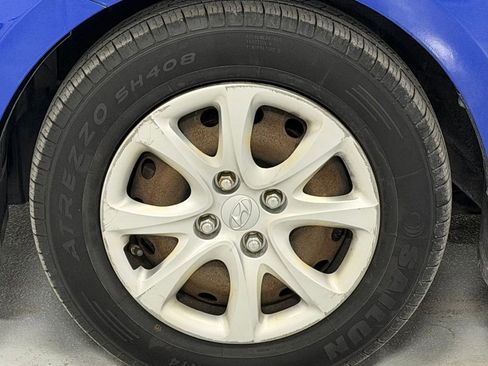 Used 2013 Hyundai Accent GLS image 9