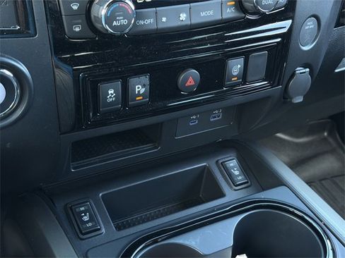 Used 2024 Nissan Titan SV w/ SV Bronze Edition Package image 28