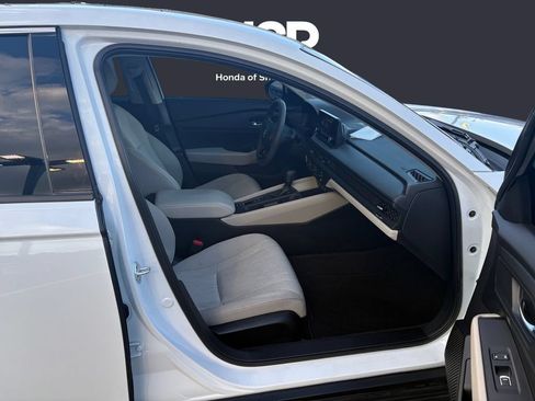 Certified 2023 Honda Accord EX image 15