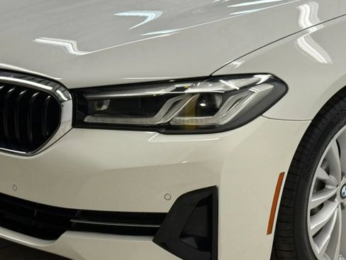 Used 2021 BMW 530i w/ Convenience Package RWD image 4