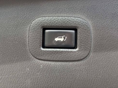 Used 2017 Nissan Armada SL w/ Technology Package AWD/4WD image 11