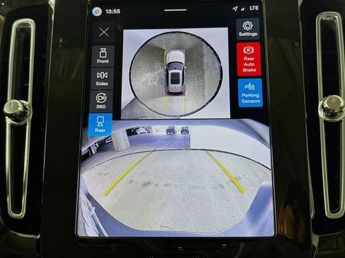 Certified 2026 Volvo XC40 B5 Ultra w/ Climate Package image 14