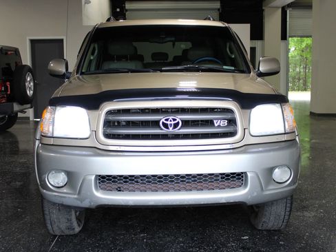 Used 2002 Toyota Sequoia SR5 image 7
