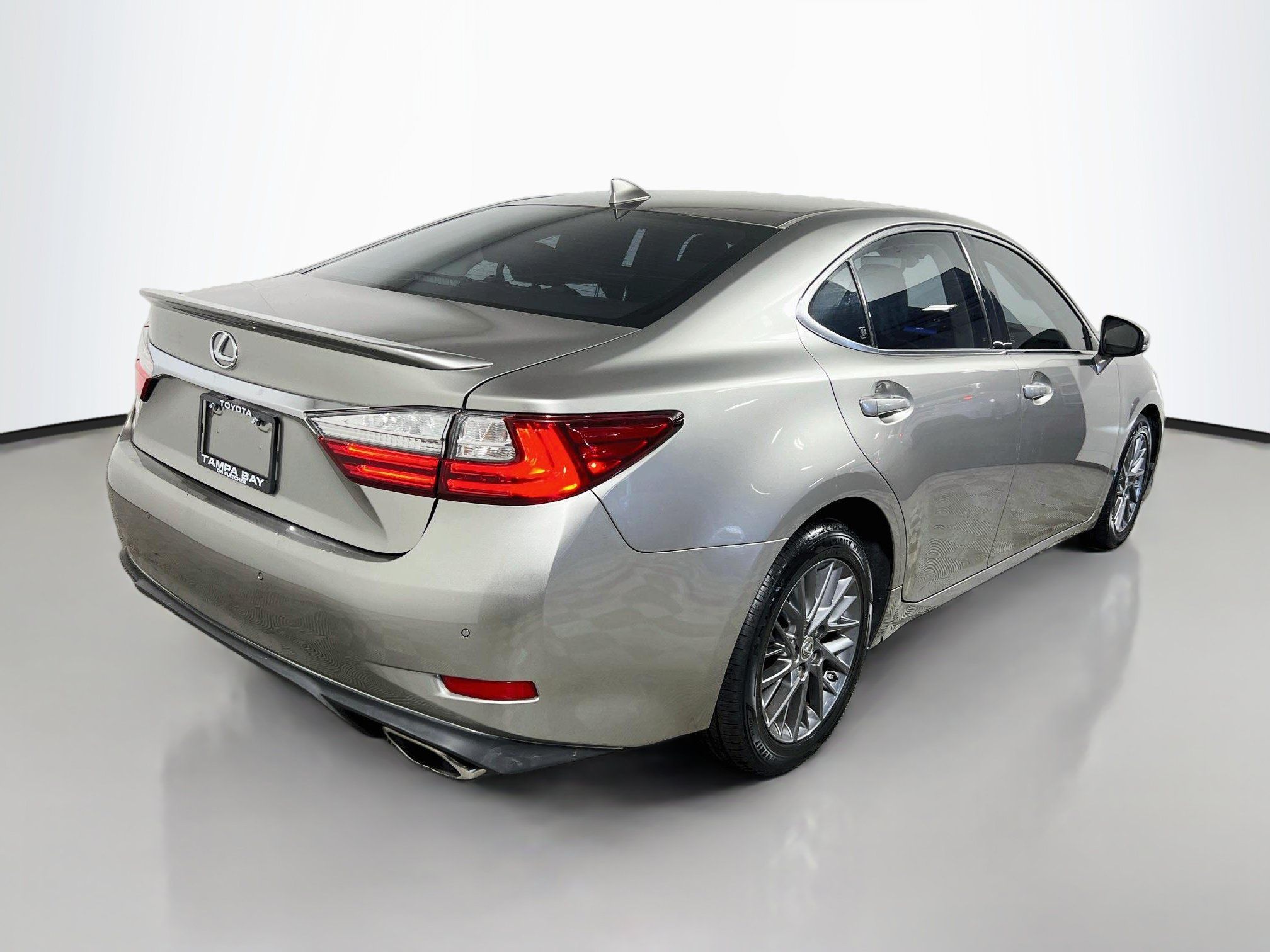 Used 2018 Lexus ES 350 w/ Premier Package FWD image 4