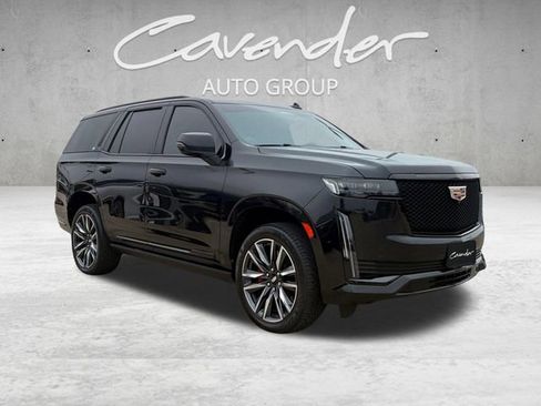 Used 2022 Cadillac Escalade Sport Platinum w/ Heavy-Duty Trailer Package AWD/4WD image 2