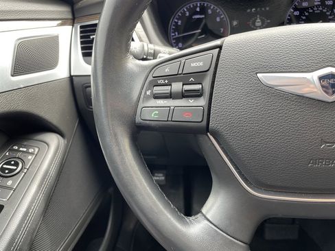 Used 2015 Hyundai Genesis 3.8 image 27