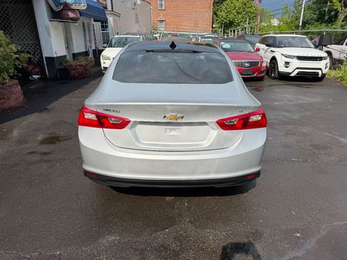 Used 2018 Chevrolet Malibu LT FWD image 9