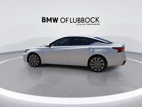 Used 2024 Nissan Altima 2.5 SL FWD image 6