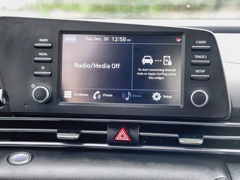 Used 2023 Hyundai Elantra SEL w/ Cargo Package image 17