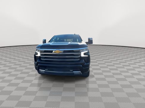 Used 2024 Chevrolet Silverado 1500 High Country w/ High Country Premium Package image 4