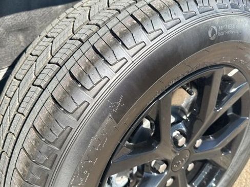 New 2025 Jeep Grand Cherokee Altitude image 32