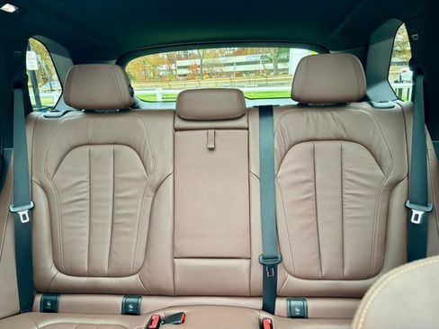 Used 2019 BMW X5 xDrive50i w/ M Sport Package image 14