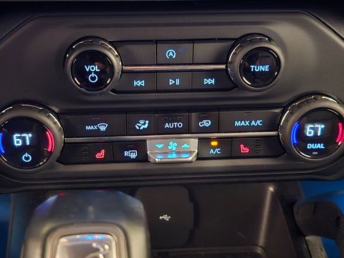 Used 2023 Ford Bronco Black Diamond w/ Sasquatch Package AWD/4WD image 14