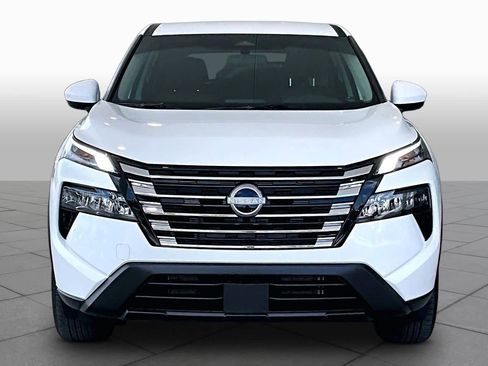 Used 2026 Nissan Rogue SV FWD image 3