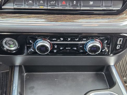 Used 2024 GMC Sierra 1500 Elevation image 17