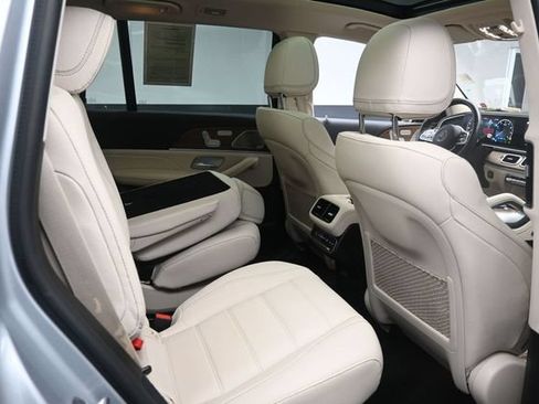 Used 2023 Mercedes-Benz GLS 450 4MATIC image 28