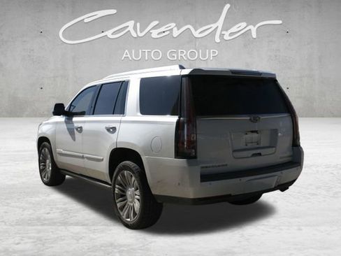 Used 2017 Cadillac Escalade Platinum image 5