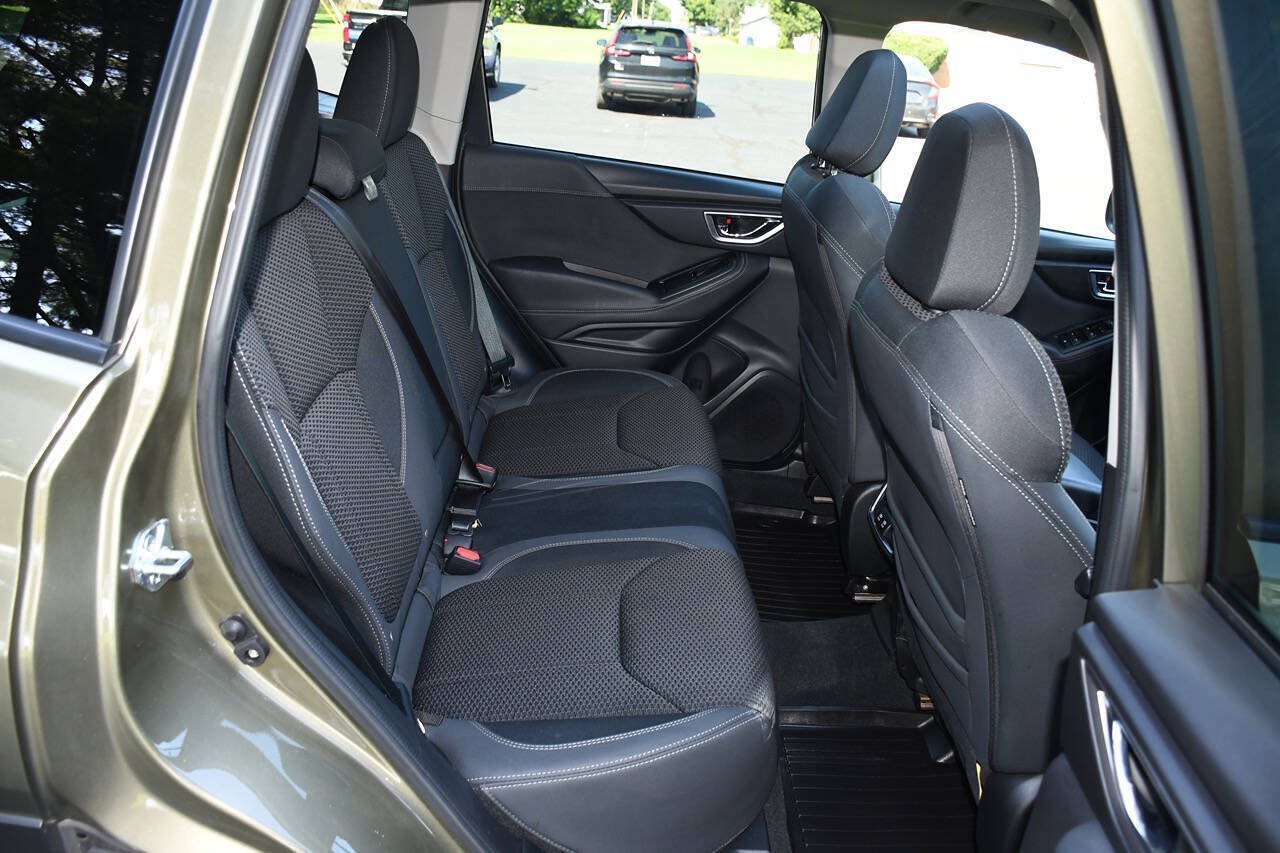 Used 2023 Subaru Forester Premium AWD/4WD image 21