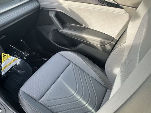 New 2026 Volkswagen Tiguan SE R-Line AWD/4WD image 14