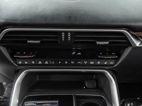 Used 2024 MAZDA CX-90 Plug-In Hybrid w/ Premium Plus AWD/4WD image 19