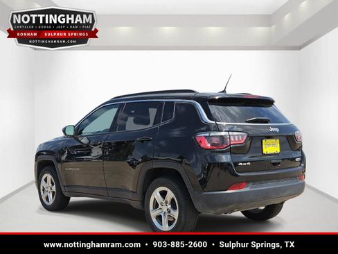 Used 2024 Jeep Compass Latitude AWD/4WD image 6