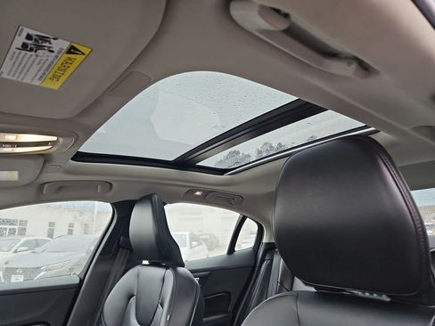 Used 2024 Volvo S60 B5 Core image 19