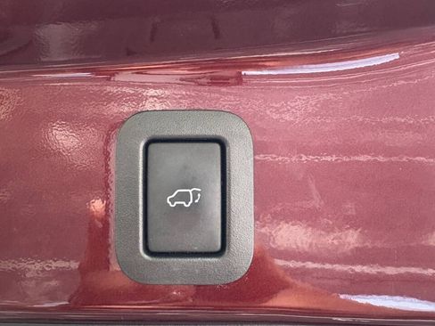 Used 2016 Toyota Highlander XLE FWD image 41
