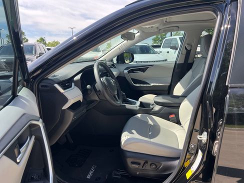 Used 2025 Toyota RAV4 XLE Premium FWD image 24