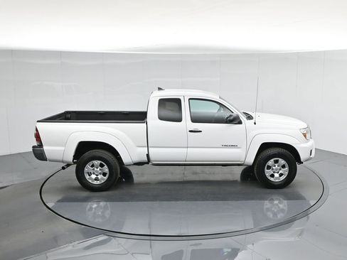 Used 2014 Toyota Tacoma PreRunner image 35