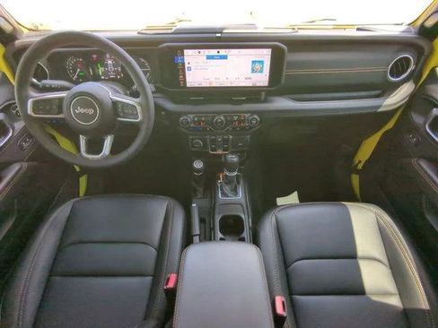 Certified 2024 Jeep Wrangler Unlimited Sahara w/ Safety Group AWD/4WD image 16