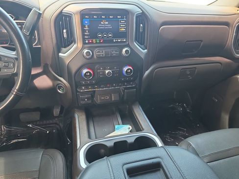 Used 2021 GMC Sierra 2500 Denali w/ Denali Black Diamond Edition AWD/4WD image 11