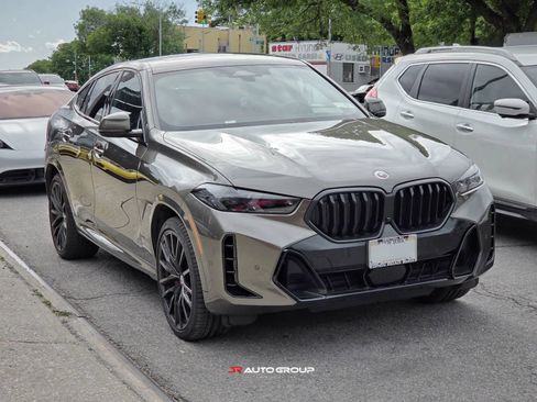 Used 2025 BMW X6 xDrive40i w/ Climate Comfort Package AWD/4WD image 3