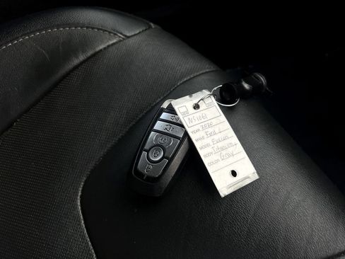 Used 2020 Ford Fusion Energi Titanium image 32