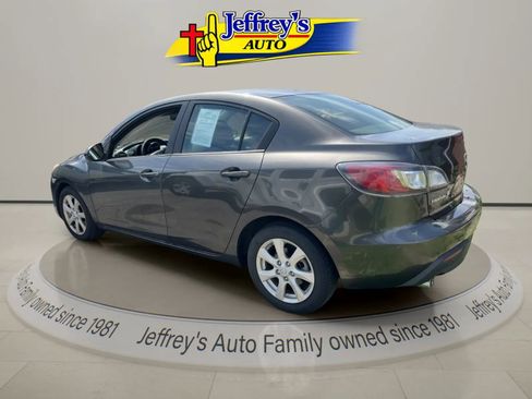 Used 2010 MAZDA MAZDA3 i Touring FWD image 3